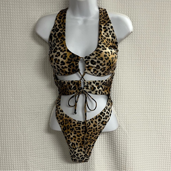 CHYRII Popular ladies one piece high cut lace up swimsuit size XL (NWT) - Picture 1 of 6